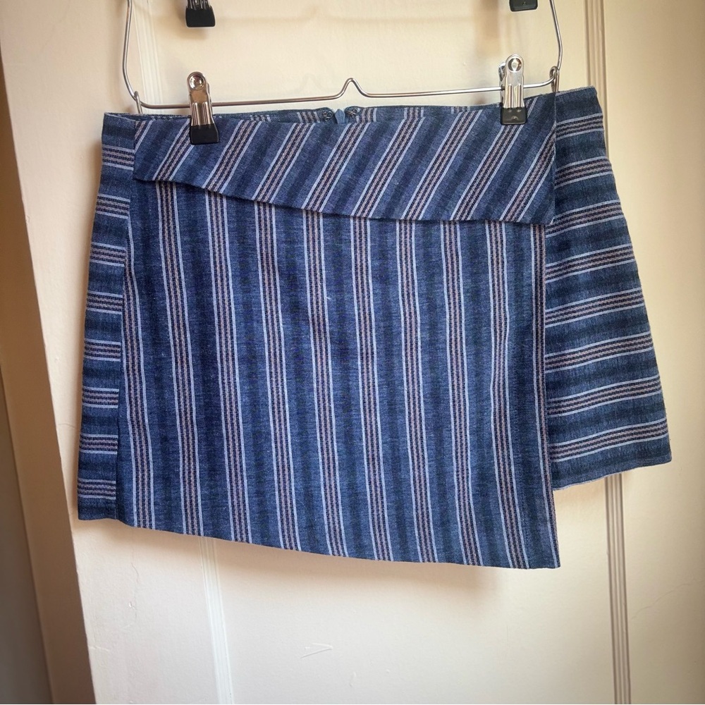 L'ATISTE Asymmetrical Blue and White Striped Mini Skort size L